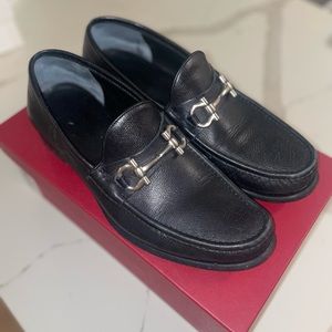 Salvatore Ferragamo
Textured Calfskin Gancini Loafer, Black